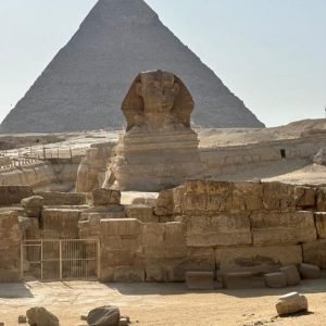 Cairo V.I.P. Private Tour: Giza Pyramids, Museum & Old Cairo by Luxury Limousine